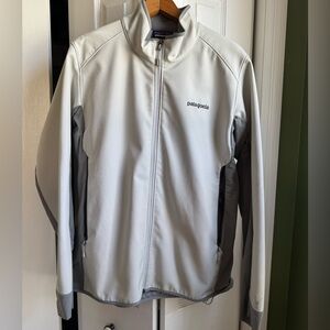 Patagonia Polartec wind jacket | light grey | women’s XL